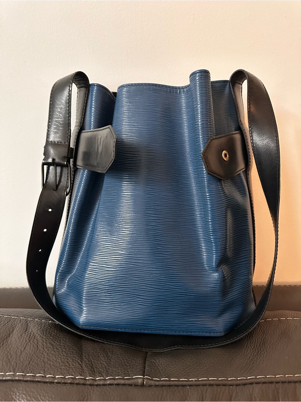 Louis Vuitton Blue Epi Leather Sac D’Epaule Vintage Bucket Bag - Picture 3 of 16